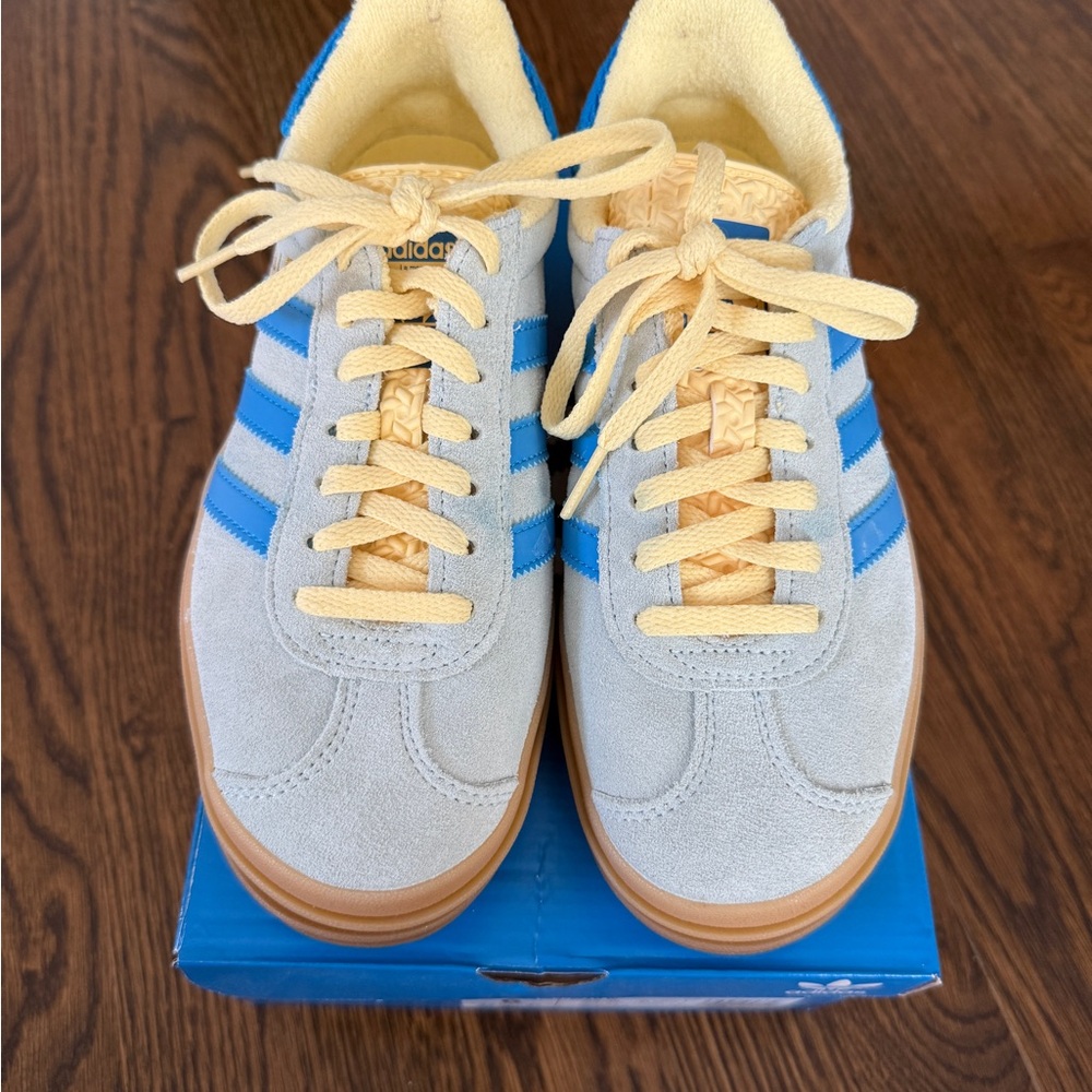 Adidas Women's Gray and Blue Sneakers with Yellow Accents